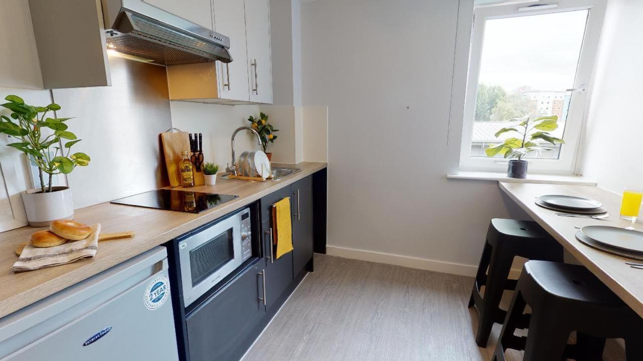 For Students Only - Charming Ensuite Bedrooms Near Leads City Centre Leeds  Exterior photo